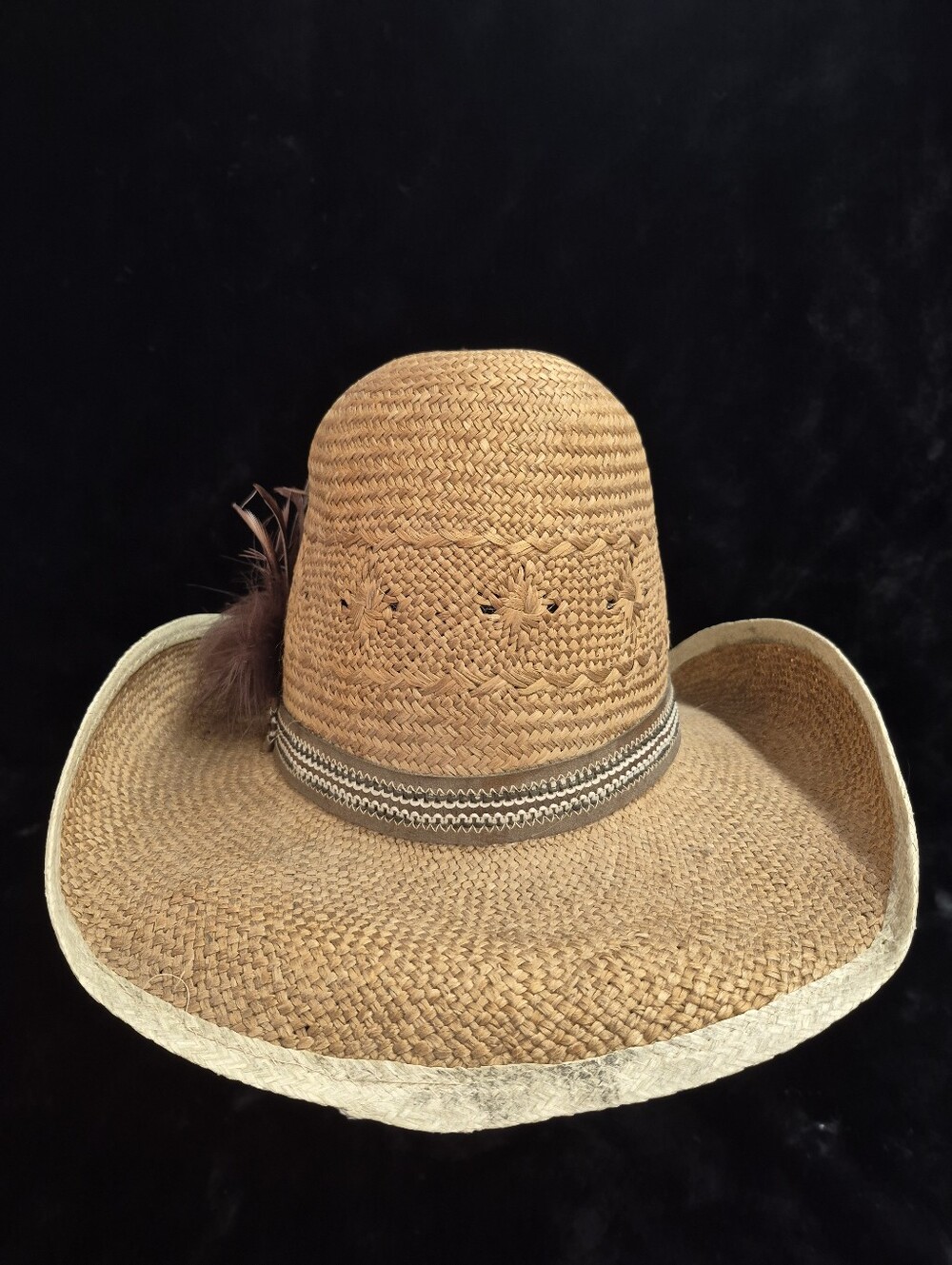 Vintage 1980 Natural Straw Ciwbiy Hat / Unique Deep Crease / Feather